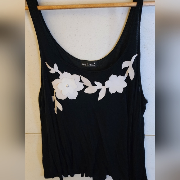 Black Tank with white flowers - Picture 1 of 3